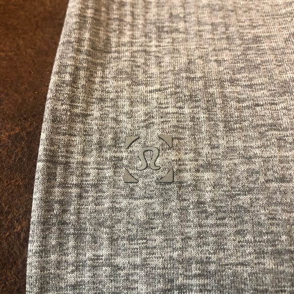 Lululemon vent tshirt size XL - Picture 4 of 4